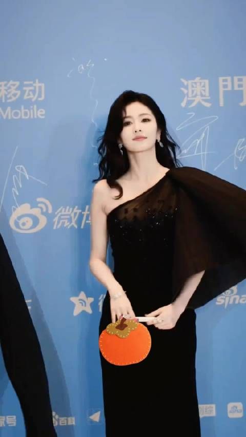 真好看啊白鹿,和敖瑞鹏合体了,俩人这妆照好好看