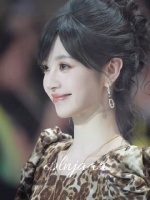 薇薇一笑很倾城