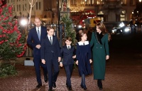 凯特王妃携三子女亮相圣诞颂歌会，亲笔信传递爱与陪伴