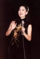 评邓丽君歌曲格局之小——歌来歌去都只是小我情感