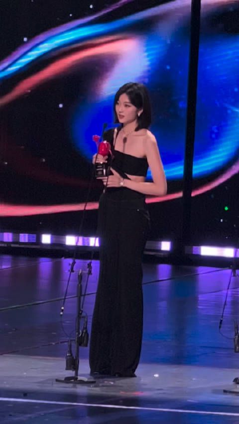 小千世界第一棒!未来一定会越来越好