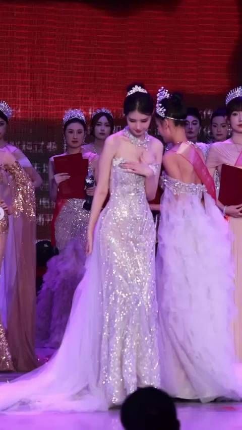 联合国小姐冠军 这身材太好看了