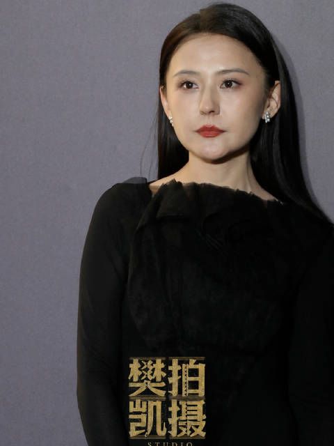 灼灼韶华让热依扎印证了：叶澜依，你的福气在后头呢！美丽正绽放的热依扎