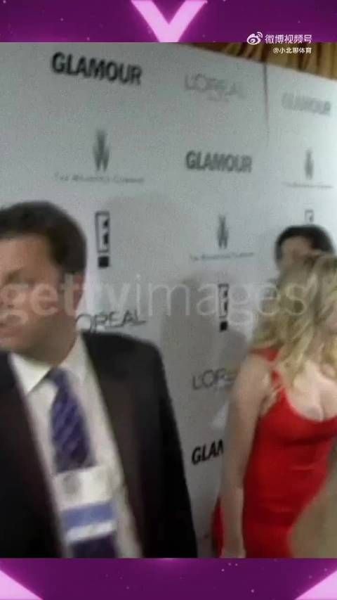 斯嘉丽约翰逊第一次走红毯惊艳世界