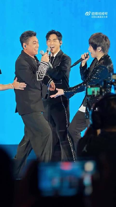 已经给你C位中的C位,不知道朱孝天还要什么,很明显看出F3给了足够的尊重