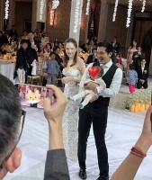 许玮甯谈带儿子出席婚礼：他十分淡定很给面子，表现得很好