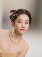 好喜欢刘亦菲的脸型和气质，感觉就是那种很古典的东方美人的样子