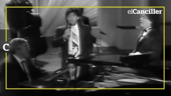 马拉多纳唱歌的天份也是不低的