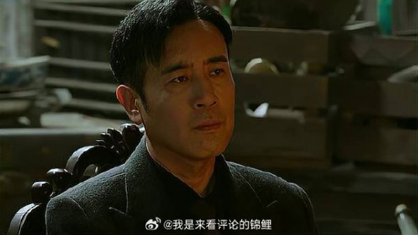 卧底声东击西 一招支走女特务,下秒跟队友安排任务!