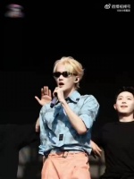 谁还没看过周柯宇这个舞台！ 真是帅爆了！奶狗还是狼狗分秒切换！