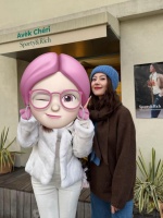 高圆圆现身首尔被偶遇，与闺蜜购物提大包小包，网友猜测疑追星GD