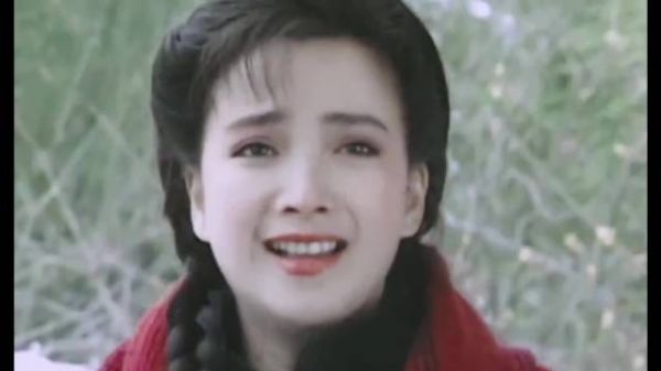 当年陈红拒演琼瑶青青河边草配角,何晴为何能艳压女一岳翎成全剧最美!?