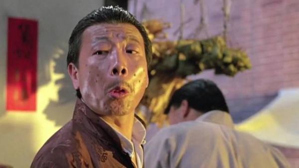 老板让儿子给顾客偷换大米,不料儿子让他血本无归,《僵尸先生》