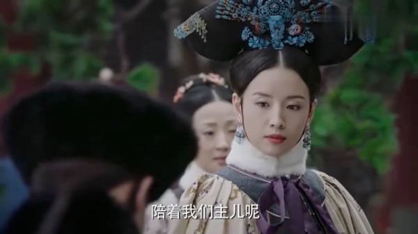 如懿传:皇后特意看望纯妃,谁知却看见皇上和纯妃,吃醋离开了!