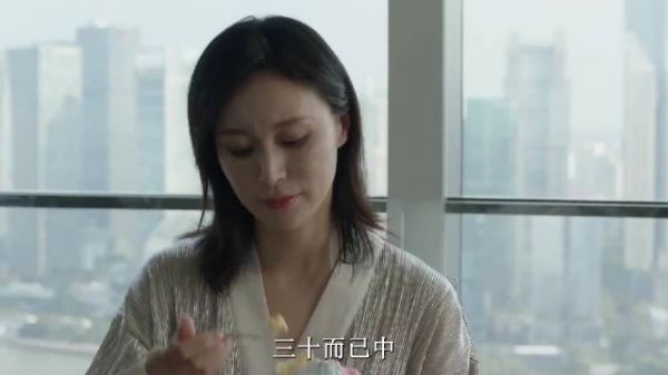 三十而已：住在顶层的王太太究竟“有多土豪”？顾佳也不得不附和她