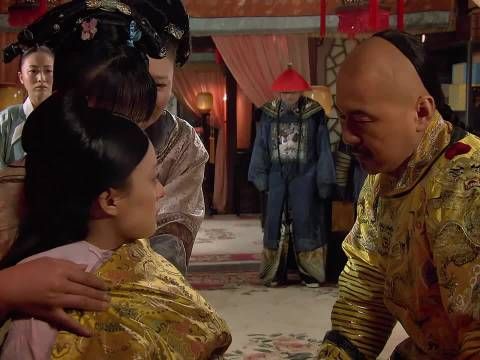 胖橘对甄嬛此时的感情是真的,她不再是纯元的替身