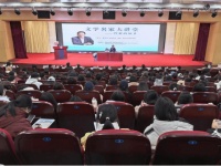 茅盾文学奖得主柳建伟回河南“寻根”，300多名师生跟着一起“挖宝”