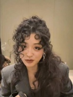 德文卷毛小猫强势贴脸