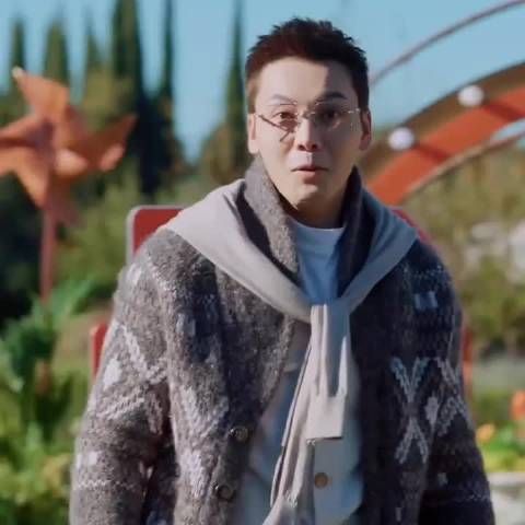 陈伟霆:真的以为我们是有钱人吗,都是借来的衣服