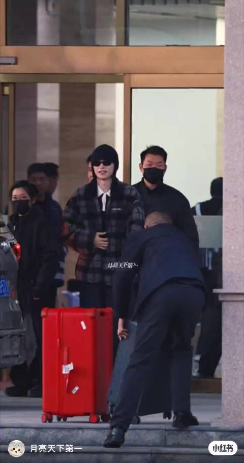 一见到活的朋朋我又满血复活了