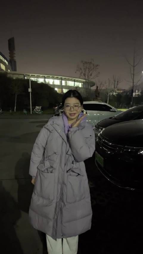 来看妹妹演出啦～ 也不知道这谁的妹妹呀？这么漂亮呢