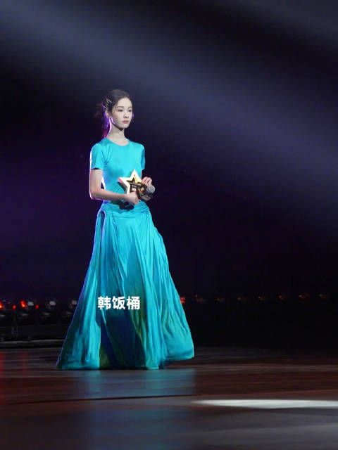 对不起我的语文老师,在陈都灵的美貌面前,我的语言太苍白了