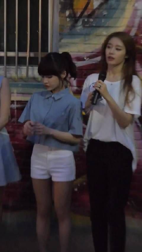 考古当年的T-ara的粉丝见面会，瘦瘦高高的朴智妍真养眼