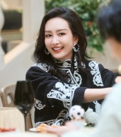 王欧藏不住了！2岁女儿首曝光，全网劝她“去父留女”！