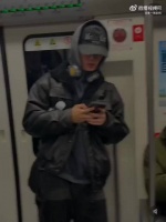 声鸣远扬选手马韬居然坐地铁去参加直播，记得上一次这么接地气的艺人还是梓渝