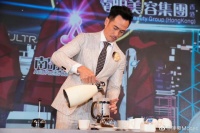 TVB视帝携妻出席公开活动！女方发福明显，肚子突出，被指有孕