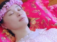 心爱的女人成为植物人，没想到婆家人竟然这样做，超感动