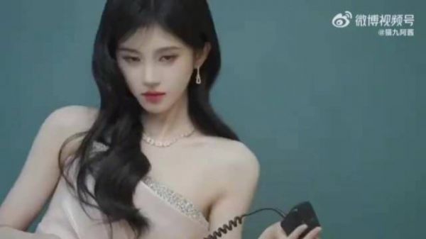 丝芭传媒称鞠婧祎月薪25万，累计发放1.39亿