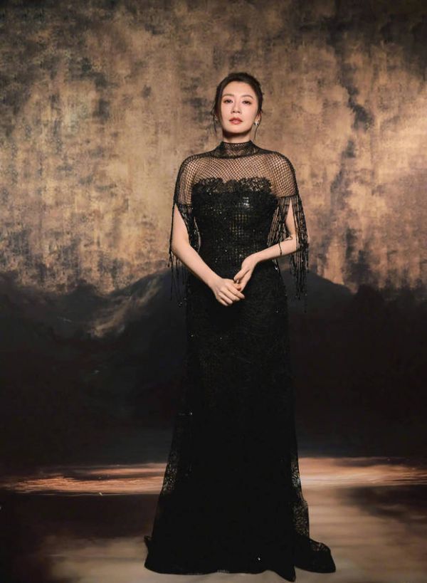 贾静雯性感火辣。