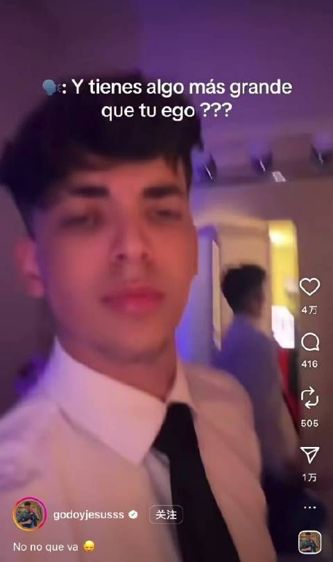 我男朋友是空少发视频给我报备一下准备洗漱睡觉了