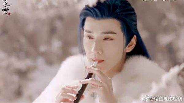 王弘毅蓝发造型也太好看了吧！