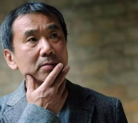 日本作家村上春树从来不吃中国食物，他说：自己的身份实在没脸吃