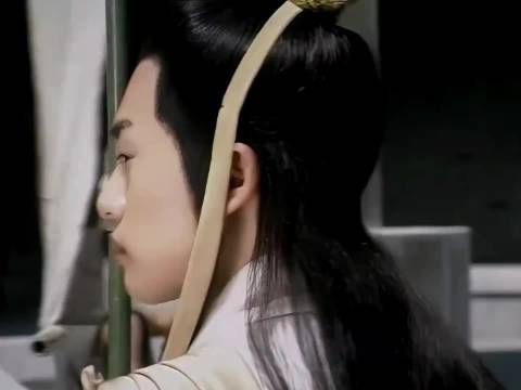 三款不同风格帅哥同框引关注