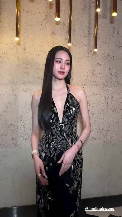 这么轻易就扭进人心里是什么意思啦