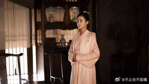 别人只看到小桃的憨傻,只有老太太知道她是得力的