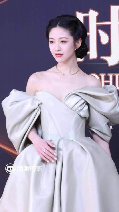 来了!清冷感扑面而来!太漂亮了妹妹