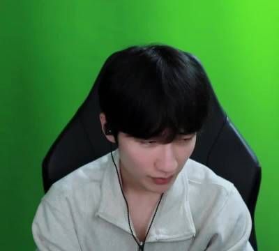 Peanut回应Faker留言召唤,笑谈回归与LOL2