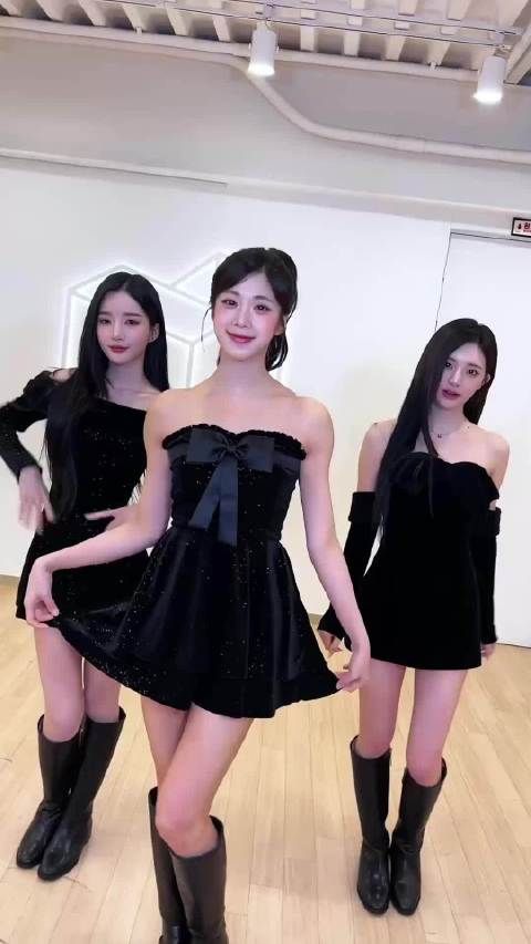 msnz #Christams_Alone 这个圣诞节一起相伴的还有圣诞少女