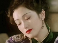 “半是风情半是碎，红唇沾泪比花贵”这才是大银幕里活过来的东方美人