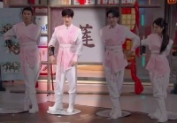 都是从他粉丝那里收来的各种表情包