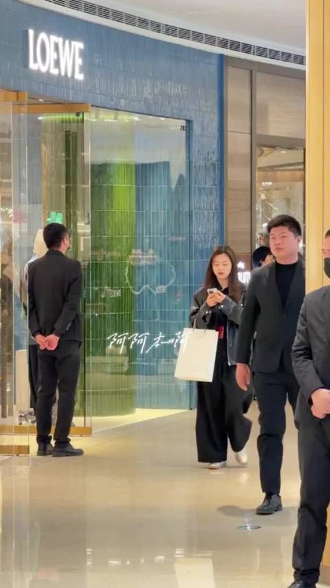 林志玲果然是不老女神吧!公主头➕黑丝完全是女大