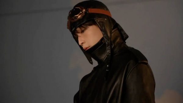 张艺兴登时装男士十二月刊封面,工作室发文诠释探索精神