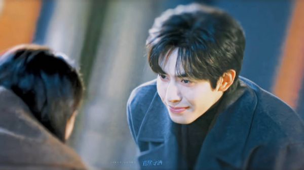 “这位小姐 你看起来好像迷路了”宋威龙真的好温柔好苏的一个拥抱