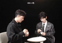 成毅剧宣玩欧巴病梗与叶祖新互动笑场