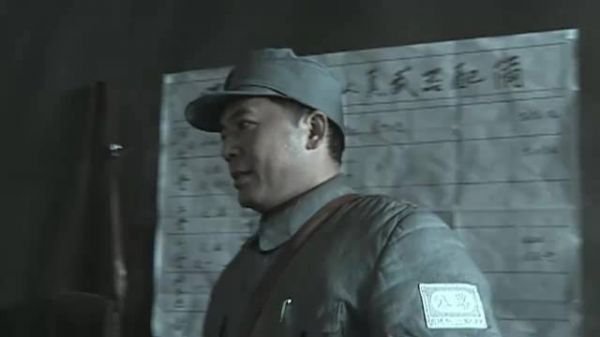 亮剑：李云龙打仗作为指挥，却总想冲在第一线，赵刚用告状拿捏他！