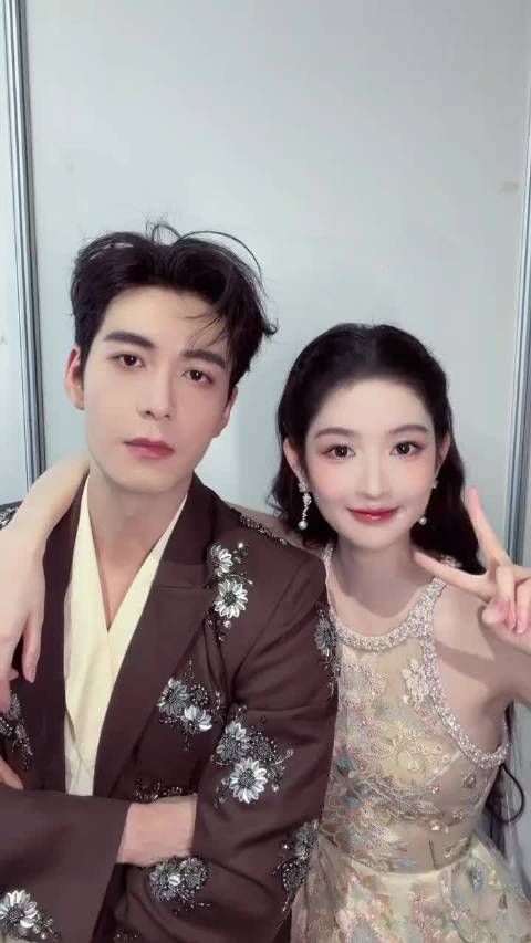 陈星旭王玉雯合拍互换表情